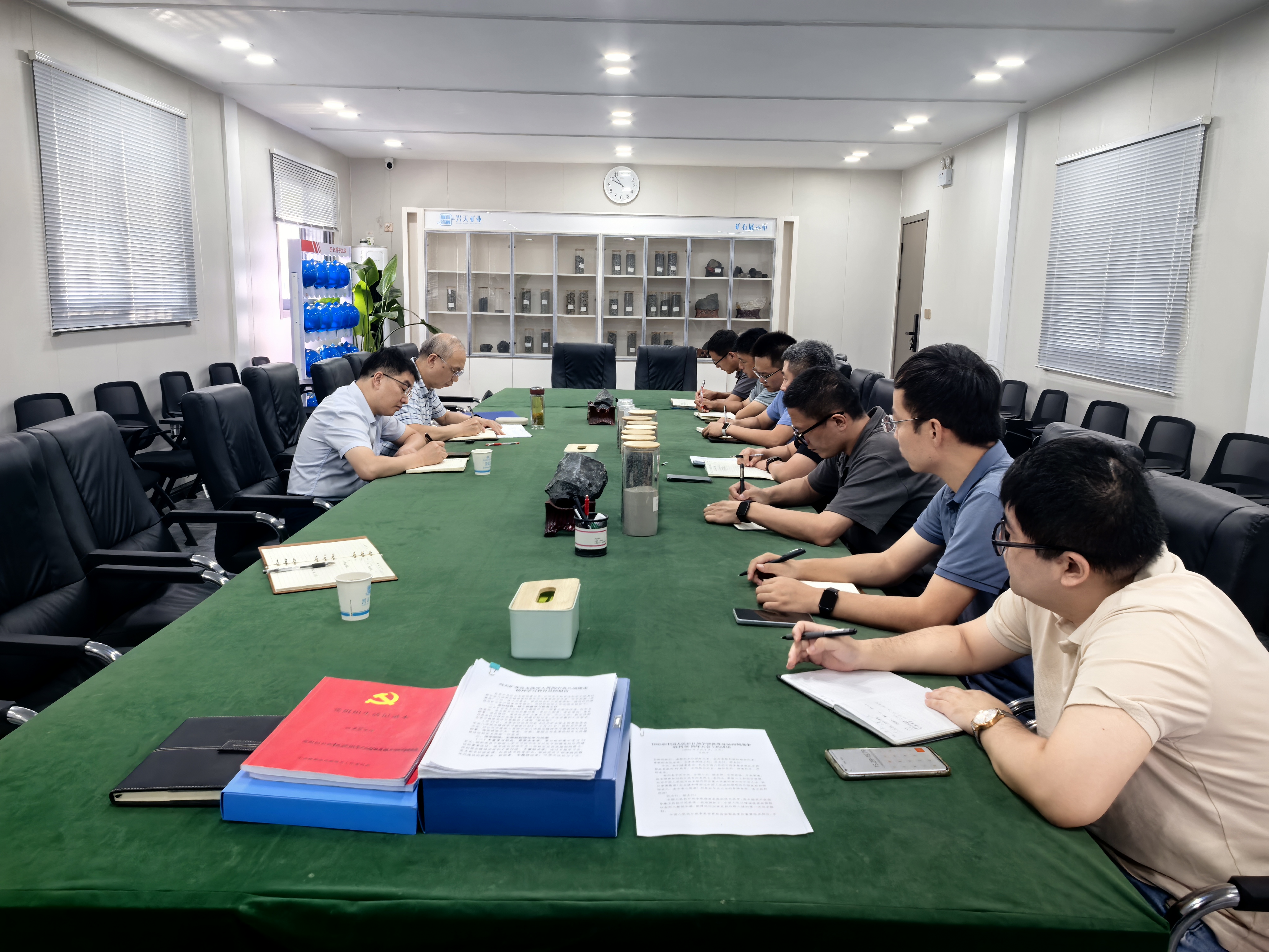 市礦投集團(tuán)黨委書(shū)記、董事長(zhǎng)王峰赴興天礦業(yè)調(diào)度年度重…